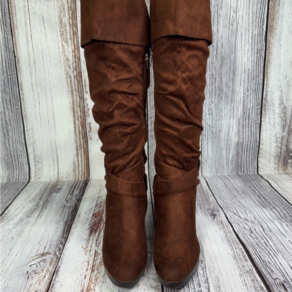 Bakers Brown Suede-like Heeled Boots with Ruched Detailing Size 10 B - Picture 3 of 10
